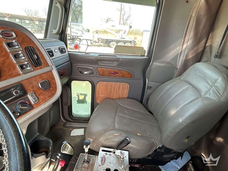 2006-peterbilt-379-image-22