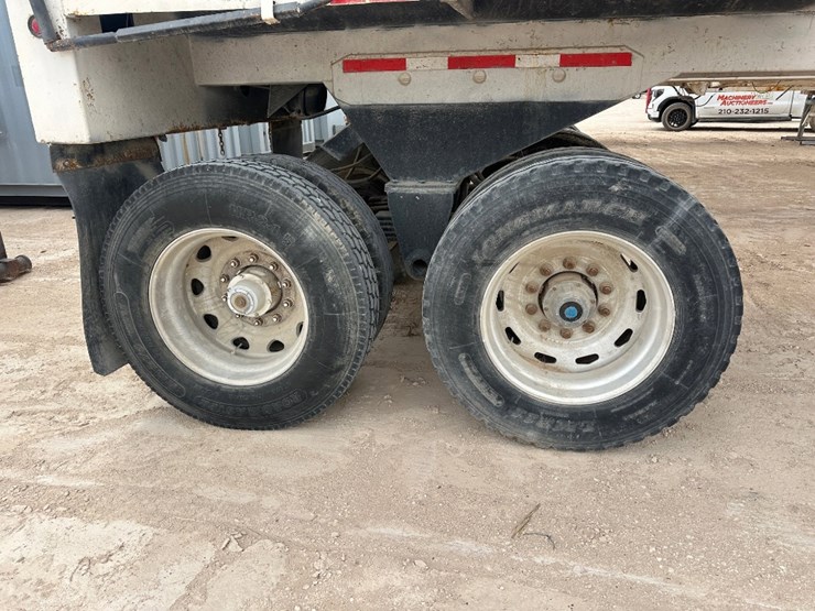 2014-axle-end-dump-image-4