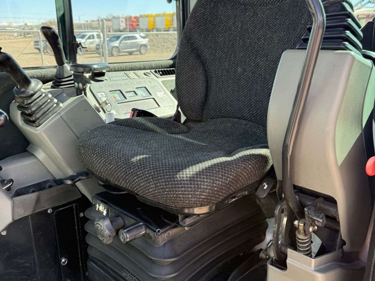 2013-bobcat-e35-image-30