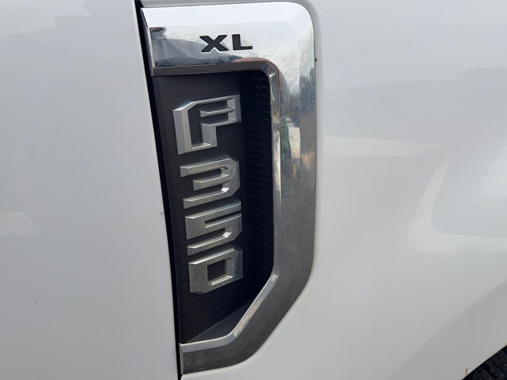 2018-ford-f350-xl-image-19