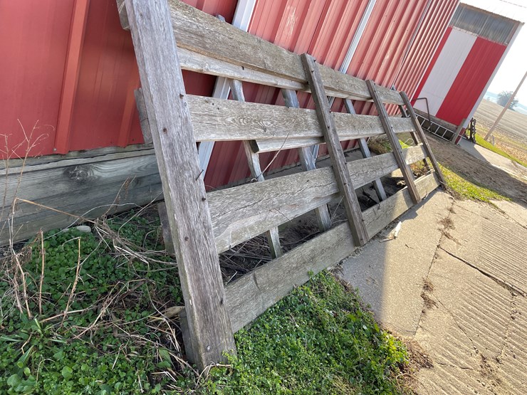 #6073-•-(2)-16'-wood-gates-image-4