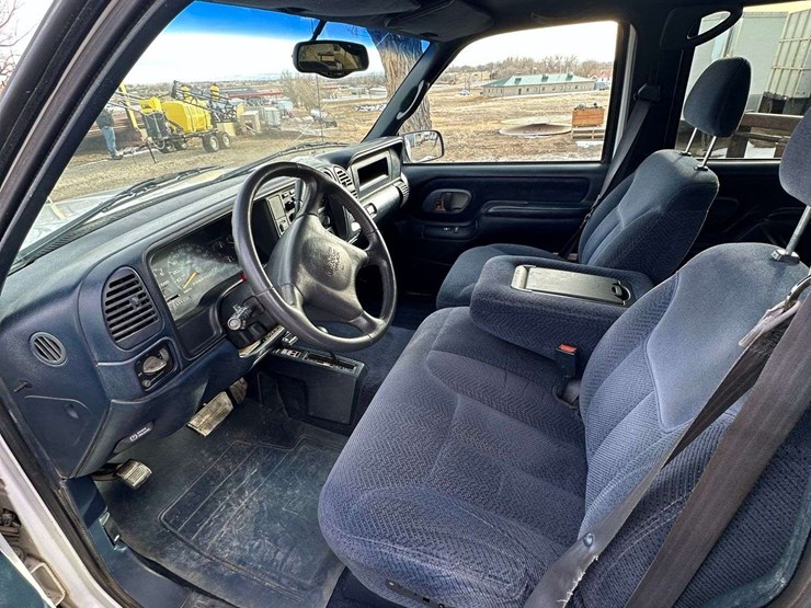 1997-gmc-3500-image-26