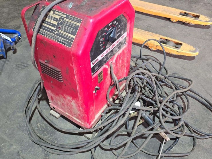 lincoln-225-arc-welder-image-2