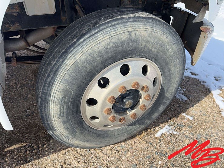 2002-sterling-m8500-image-15