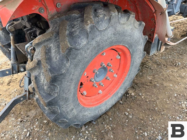 2014-kubota-m8540n-image-20