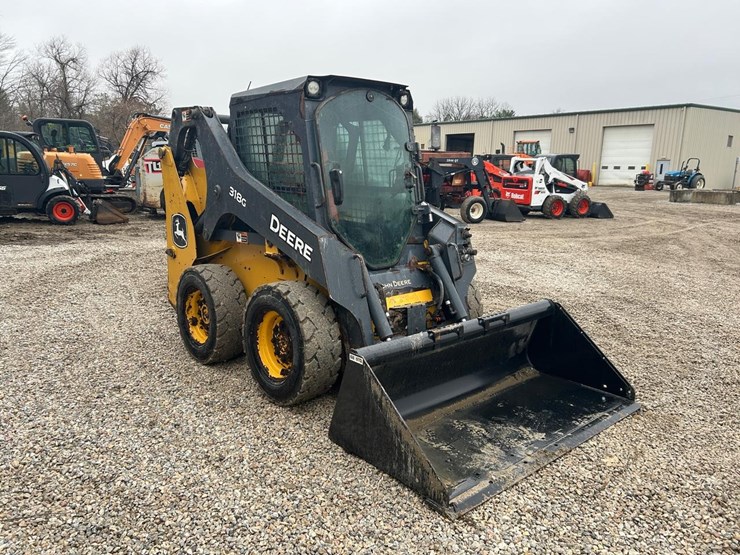 2020-deere-318g-image-6