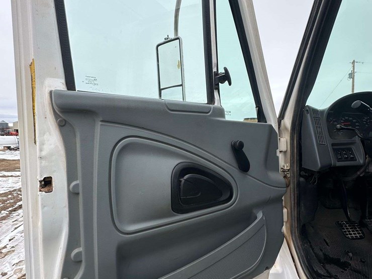 2004-international-7600-image-23