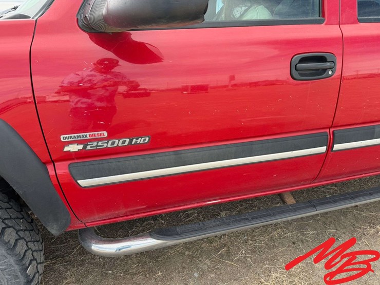 2004-chevrolet-silverado-2500-image-12