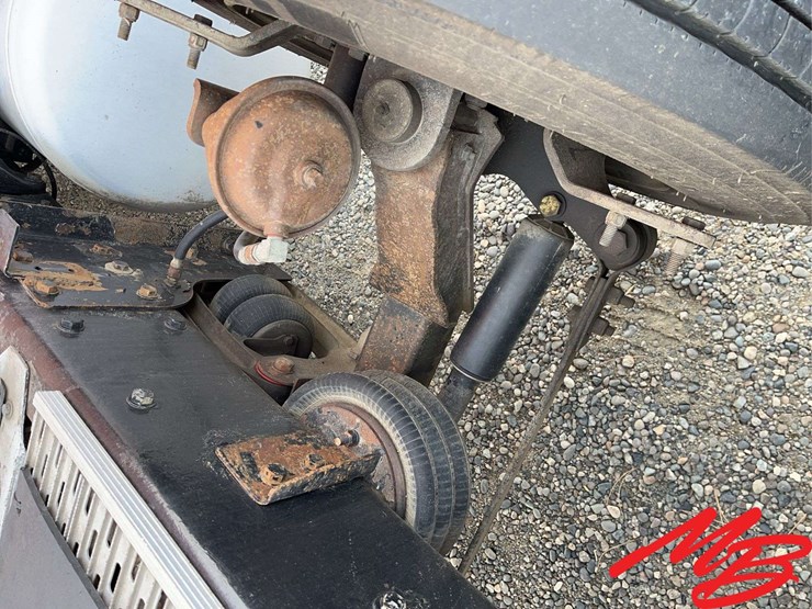 2004-peterbilt-379-image-28