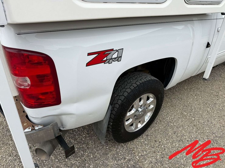 2014-chevrolet-silverado-2500-image-25