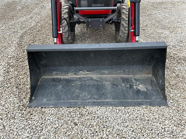 2015-massey-ferguson-1734e-image-9