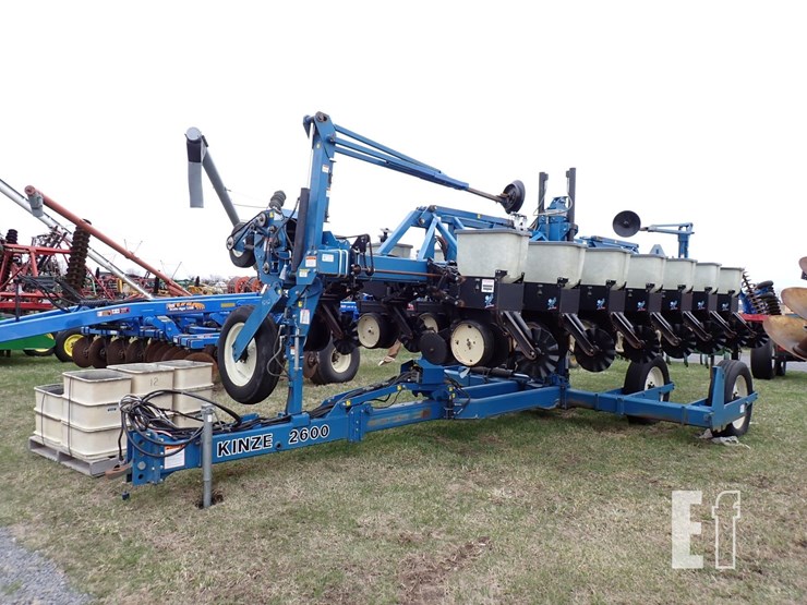 kinze-2600-image-1