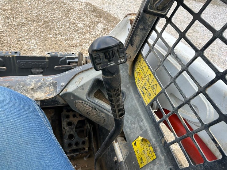 2022-bobcat-t550-image-22