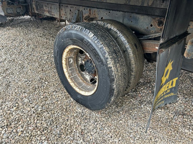 2007-gmc-w4-image-12