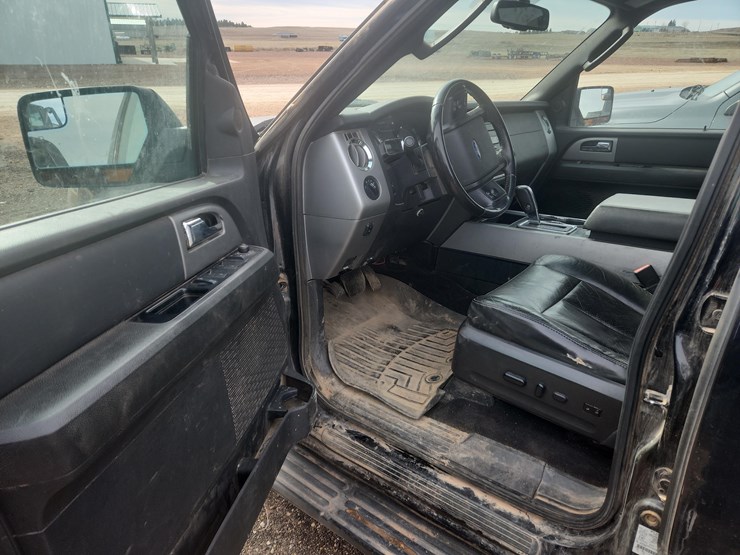 2011-ford-expedition-limited-image-14