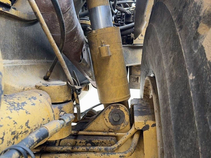 2007-caterpillar-740-image-31