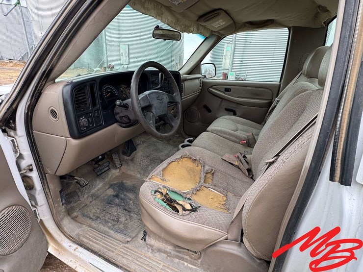 2003-chevrolet-silverado-2500-image-10