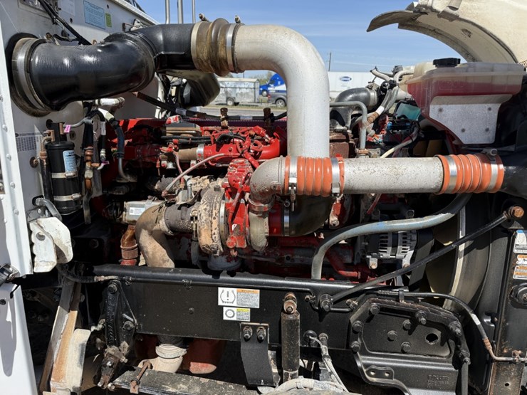 2013-peterbilt-367-image-10