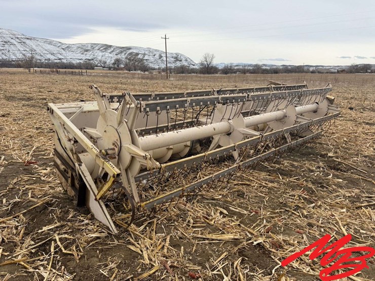 new-holland-960-image-3