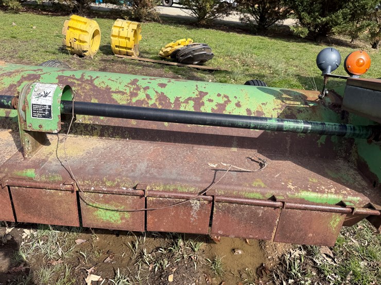 john-deere-220-image-24