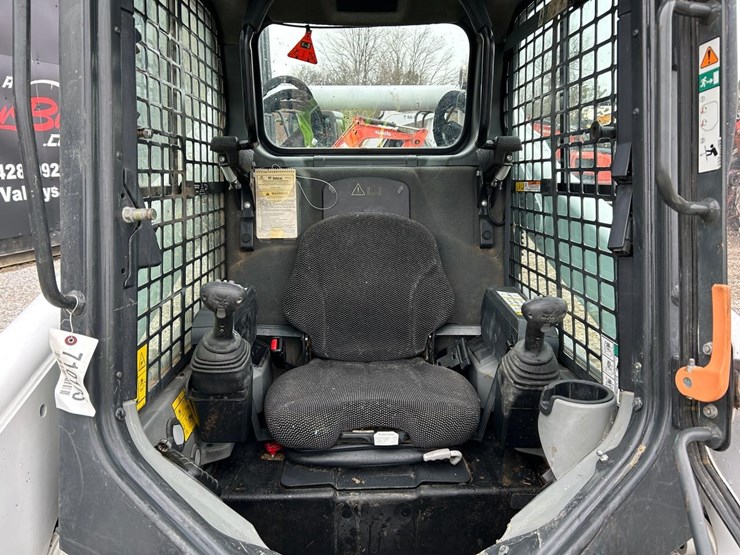 2023-bobcat-t770-image-19