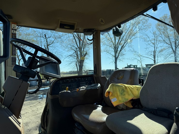 2007-john-deere-8230-image-45