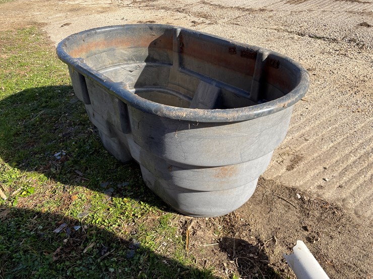 #6074-•-rubbermaid-poly-tank-image-3