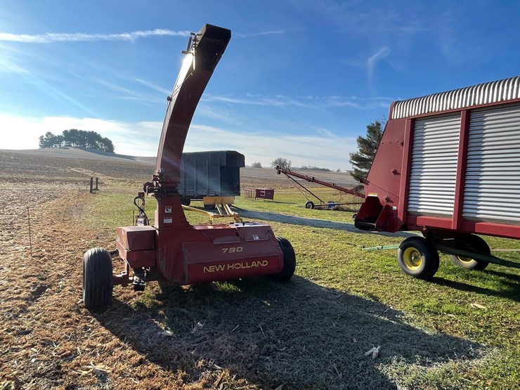 new-holland-790-image-6