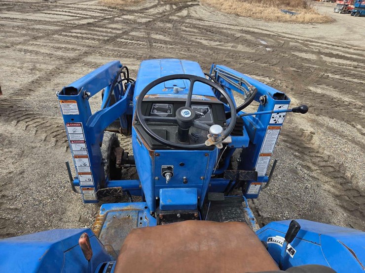 new-holland-tc30-image-5