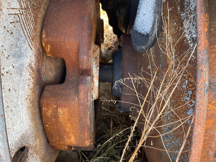 new-holland-t8030-image-36