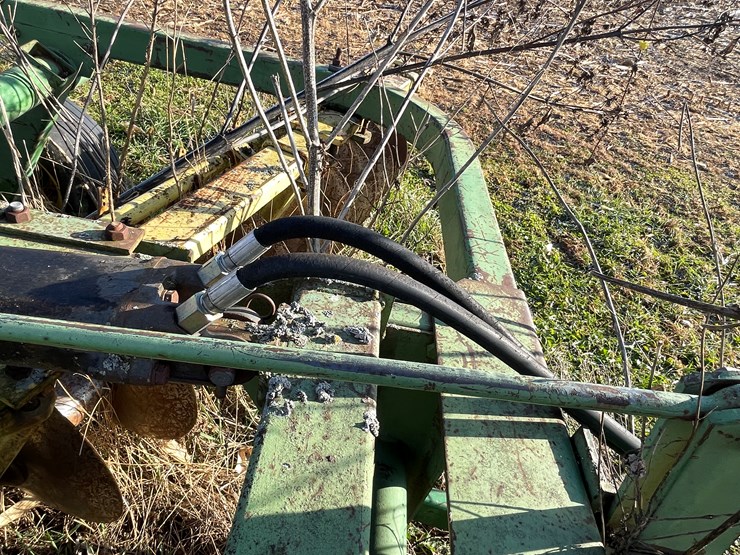 john-deere-210-image-23