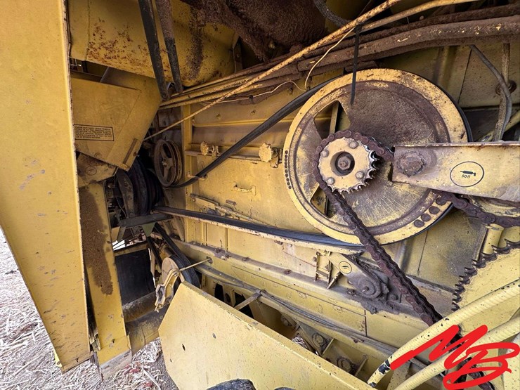 new-holland-70-image-13