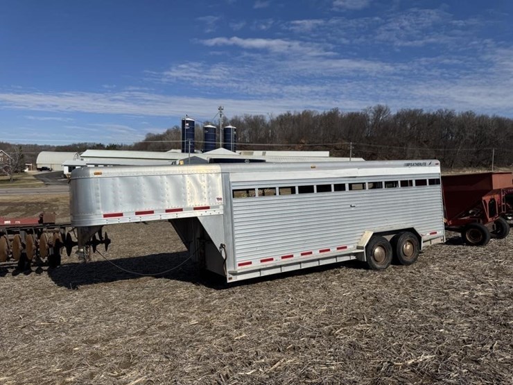 1997-featherlite-gooseneck-trailer---off-site-image-1