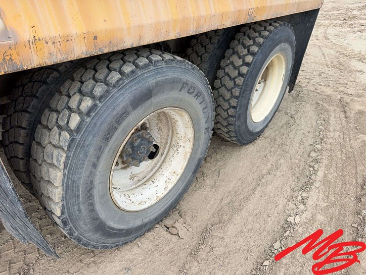 1985-international-s2500-image-24