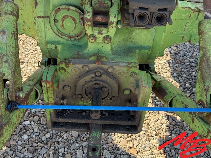 john-deere-3010-image-14