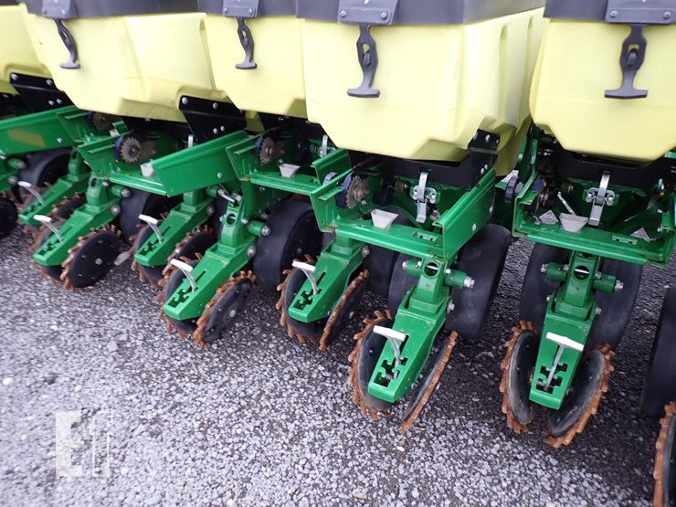 2017-john-deere-1785-image-6