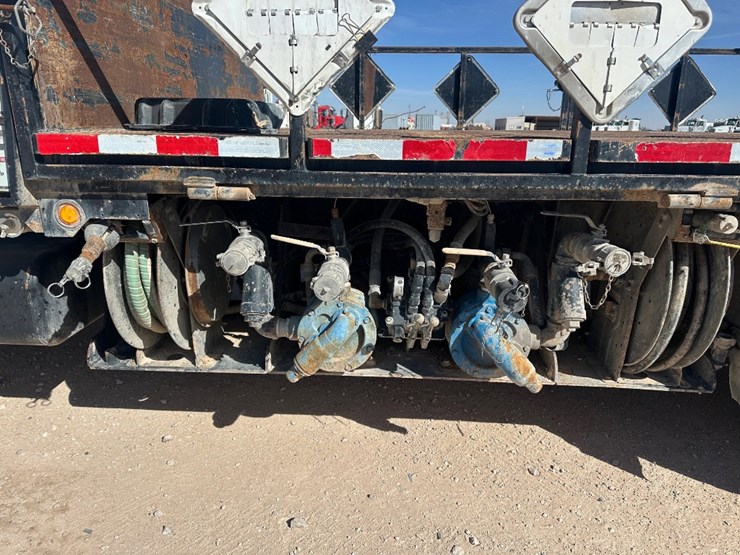 2011-ford-f750-image-9