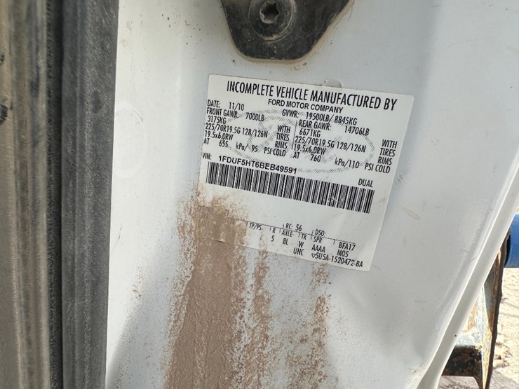 2011-ford-f550-image-10