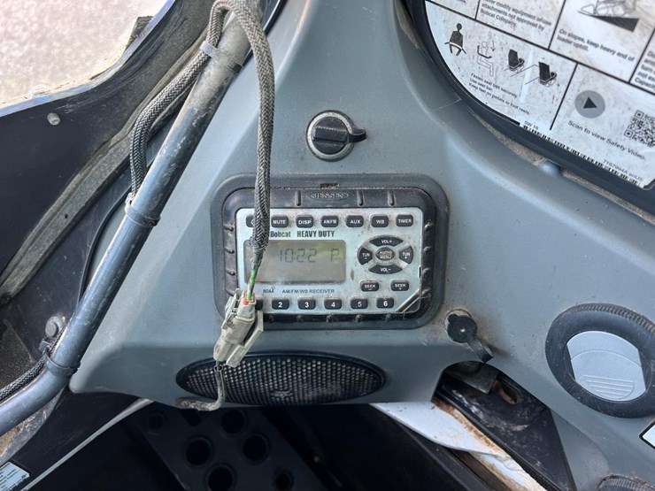 2020-bobcat-t770-image-23