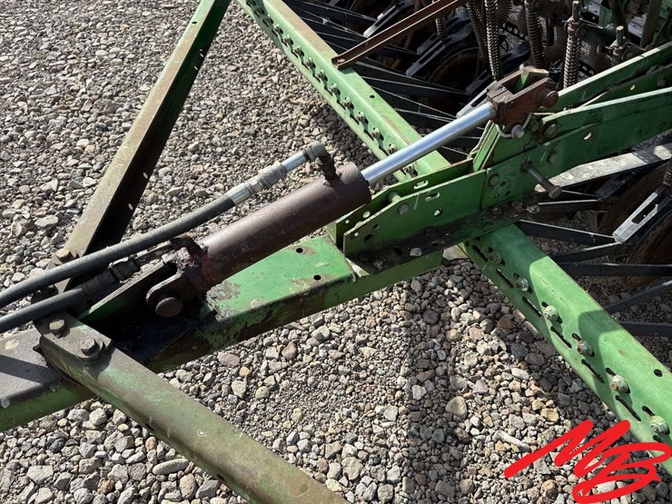 john-deere-8300-image-6