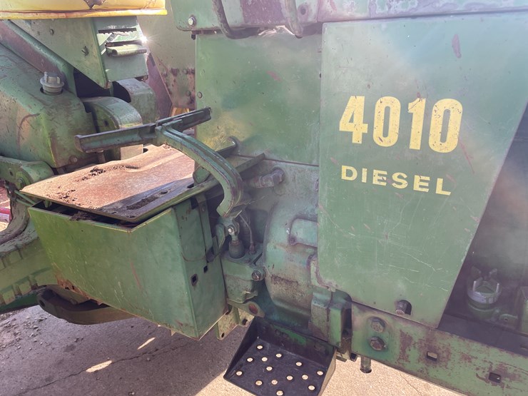 john-deere-4010-image-24