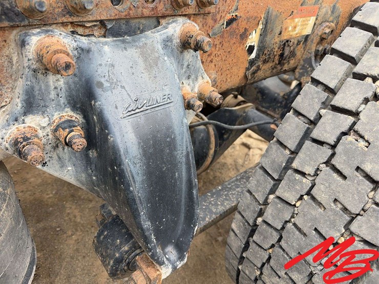 2005-freightliner-columbia-120-image-13