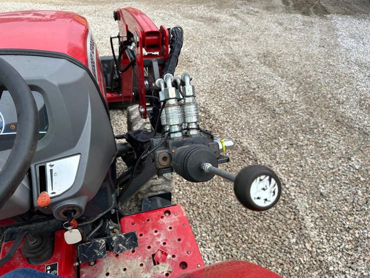 2015-massey-ferguson-1734e-image-24