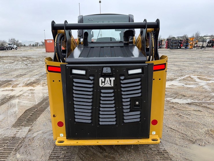 2025-caterpillar-255-image-6