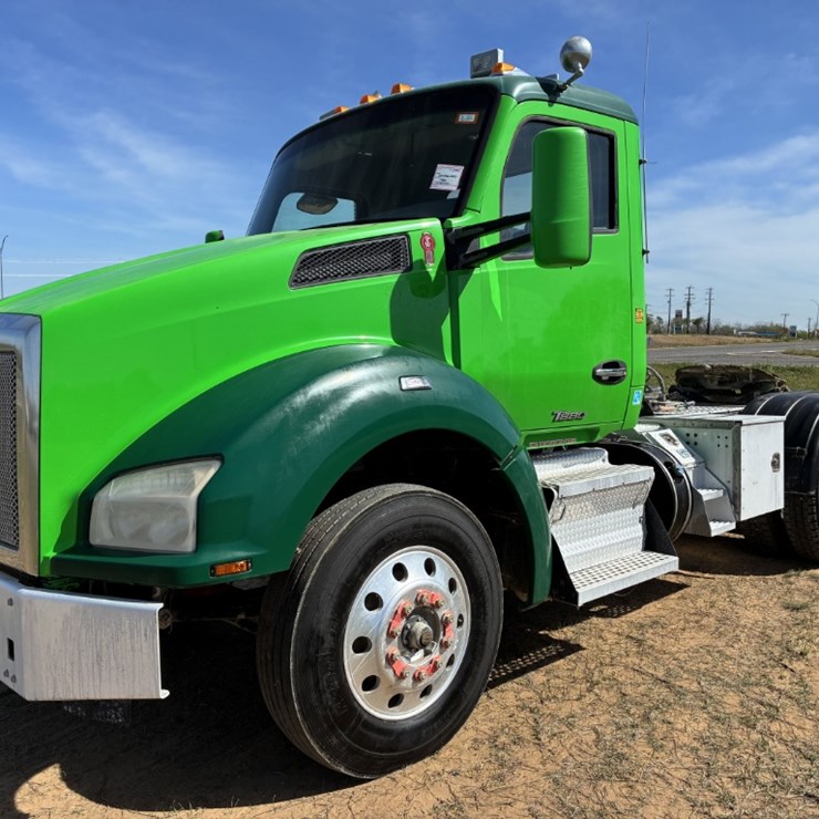 2019 KENWORTH T880
