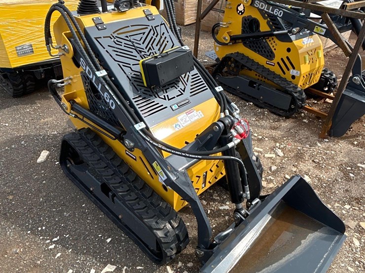 2025-sdlanch-sdll60-mini-crawler-skid-steer-image-2