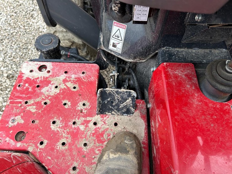 2015-massey-ferguson-1734e-image-28