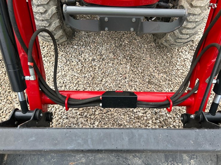 2015-massey-ferguson-1734e-image-10