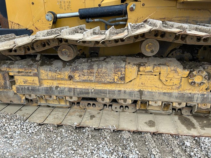 2015-caterpillar-d6k2-lgp-image-18