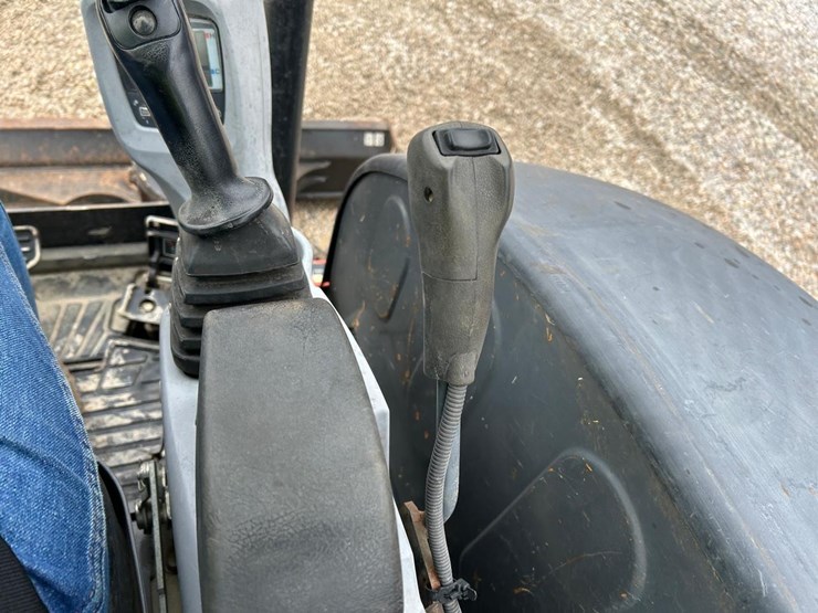 2015-kubota-u35-4-image-23